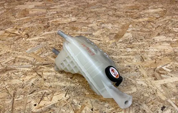 Toyota Auris E180 Coolant expansion tank/reservoir 164800D030