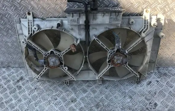 Mazda 6 Radiator cooling fan shroud