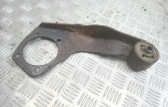 Mitsubishi Pajero Front differential bracket 