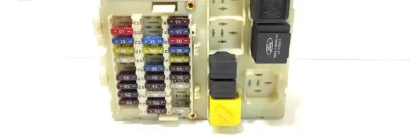 Ford Focus Fuse module 98AG14K150AF