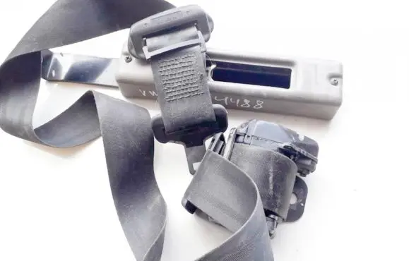 Volkswagen II LT Rear seatbelt