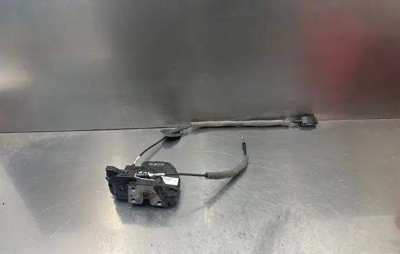 Renault Captur Rear door lock 825012422R 40717206