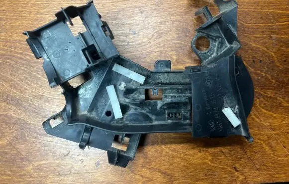 Volkswagen Touran I Other engine bay part 1K0971615DA