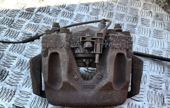 Mercedes-Benz CLS C218 X218 Front brake caliper