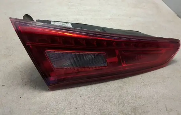 Alfa Romeo Giulietta Tailgate rear/tail lights 50513401 02042599900010