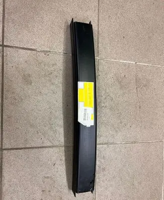 BMW 8 E31 Air intake duct part 51718108399