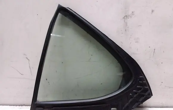Lexus UX Rear vent window glass 43r00011