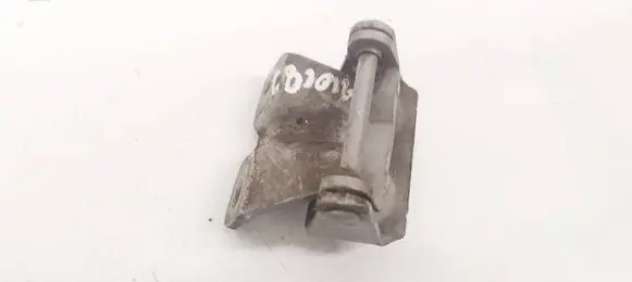 Subaru Outback Tailgate/trunk/boot hinge