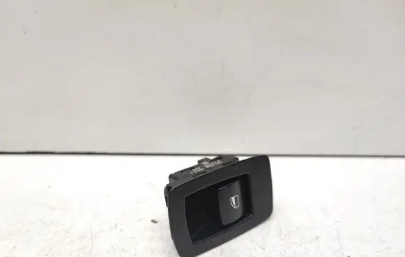 BMW 5 E60 E61 Electric window control switch 9113773