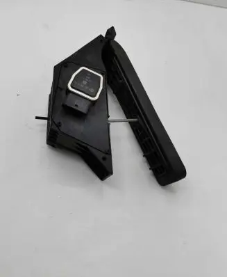 Mercedes-Benz GLK (X204) Accelerator throttle pedal A2043000304 070313 0895