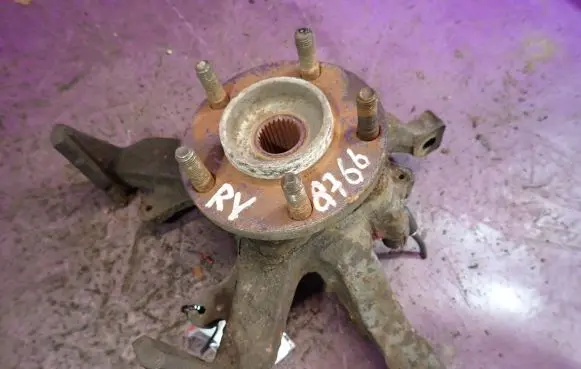 Chrysler Grand Voyager III Front wheel hub spindle knuckle