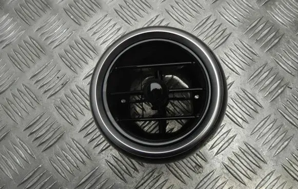 Mercedes-Benz C AMG W205 Rear air vent grill A2058304004 T8714