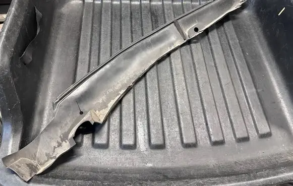 Infiniti FX Wiper trim 658201CA0A