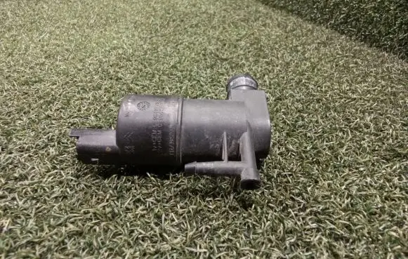 Opel Movano B Windscreen/windshield washer pump 9641553880 9641553980 681155