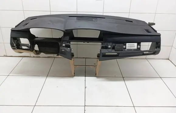 BMW 5 E60 E61 Dashboard 7034108