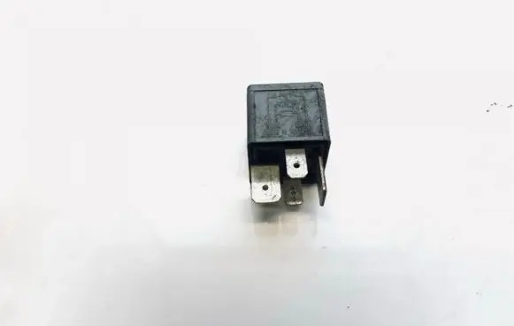 Skoda Fabia Mk1 (6Y) Other relay 191937503 V23134-J52-X228