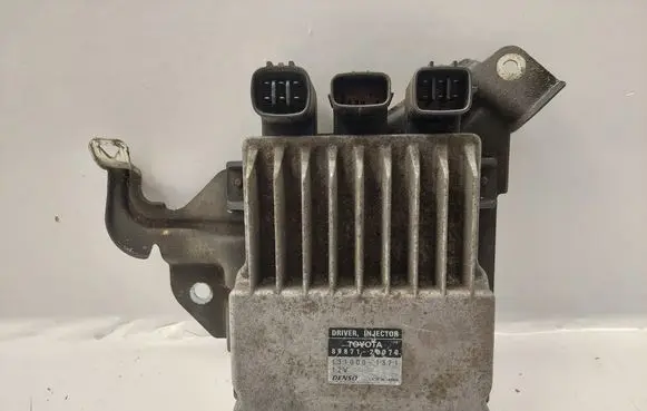 Toyota Avensis T250 Fuel injection control unit/module 8987120070 1310001371