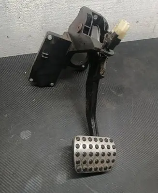 Mercedes-Benz A W169 Brake pedal A1692902801 4010049B 4606854