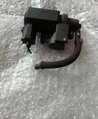 Toyota RAV 4 (XA30) Vacuum valve 258190R011