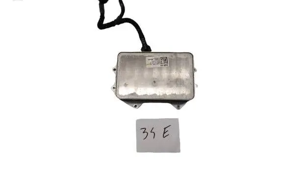 Porsche Panamera (971) Engine oil radiator 06M117015N 8142861