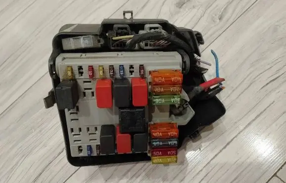 Fiat Punto (188) Fuse box set 46768481