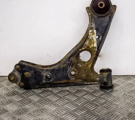 Opel Corsa D Front lower control arm/wishbone 30909