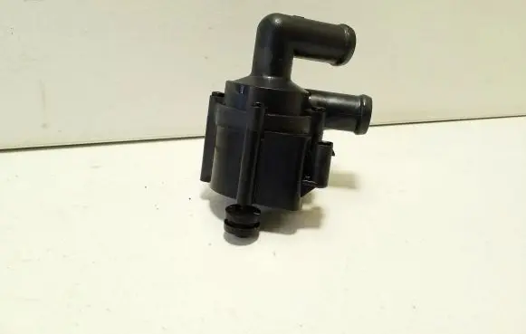 Volvo XC40 Electric auxiliary coolant/water pump 32222110