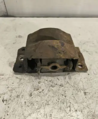 Chevrolet Suburban Engine mount bracket