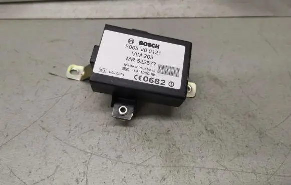 Mitsubishi Space Star Other control units/modules F005V00121 MR522677
