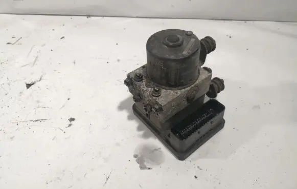 Skoda Octavia Mk2 (1Z) ABS Pump 1K0907379Q