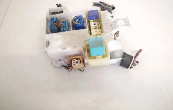 Toyota Corolla E120 E130 Fuse box set 6189
