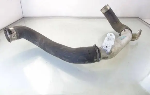 Volvo V40 Intercooler hose/pipe 31370060