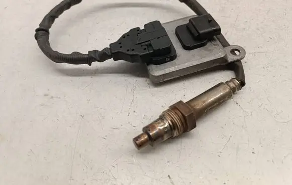 Mercedes-Benz Vito Viano W447 Lambda probe sensor A0009052709 0009052709 A2C16442400