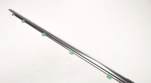 Honda CR-V Rear door windshield rail 