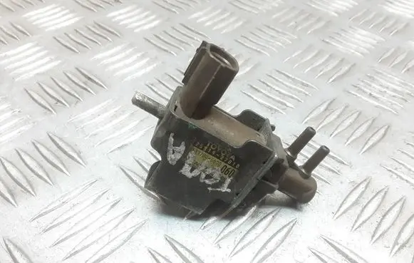 Toyota Avensis T220 Turbo solenoid valve 2581927010