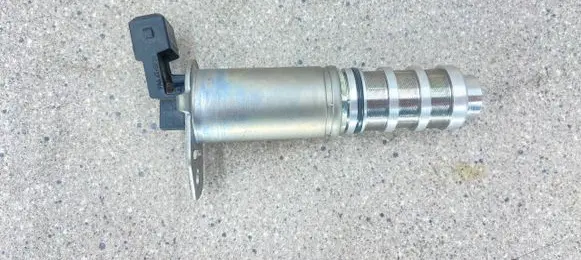 BMW M6 Camshaft vanos timing valve 8605123 11368605123