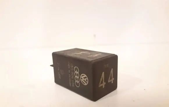 Audi V8 Other relay 055906086 2500007