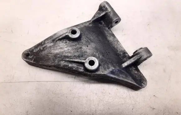 Audi A6 S6 C5 4B Engine mounting bracket 059260885E