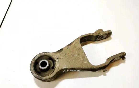 Opel Tigra B Engine mount bracket 13117088 468646740