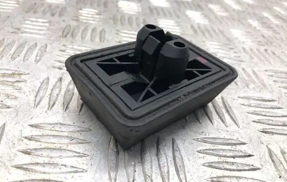 BMW 5 F10 F11 Jacking socket point 8268885