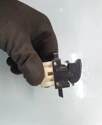 Mazda 2 Electric window control switch 3583Z47