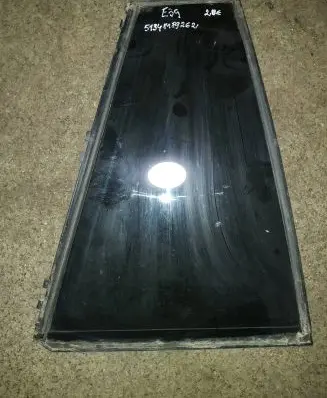 BMW 5 E39 Rear vent window glass 51348189262