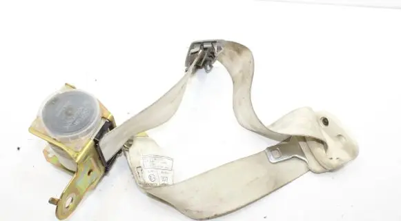 Lexus LS 430 Middle seatbelt (rear) 7C6950