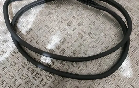 KIA Sportage Front door rubber seal