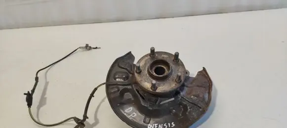 Toyota Avensis T250 Front wheel hub