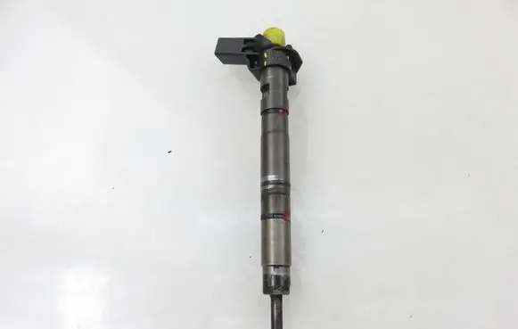 Audi A4 S4 B8 8K Fuel injector 03L130277 0445116030