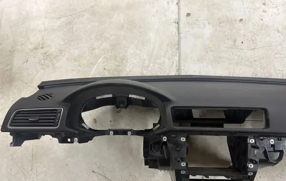 Volkswagen PASSAT B7 Dashboard 561858089 10502751 1086873X