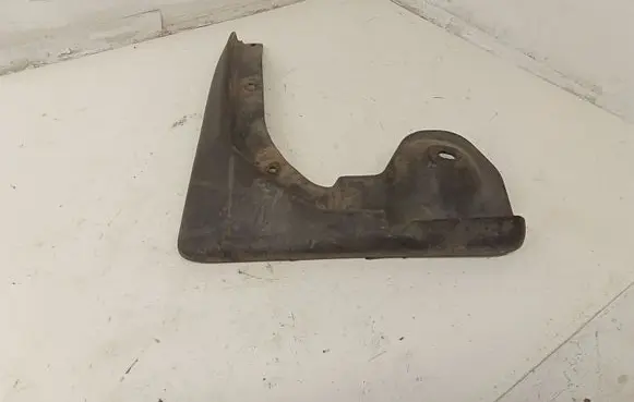Skoda Octavia Mk2 (1Z) Front mudguard 1Z0821319