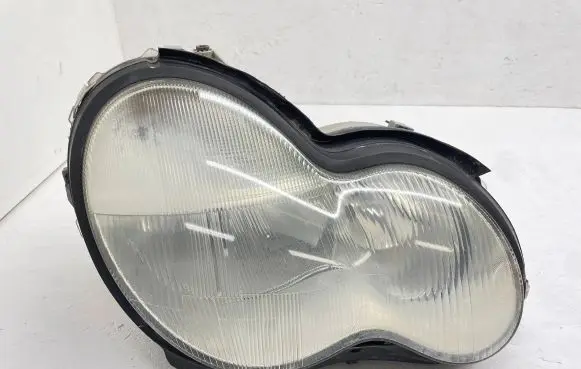 Mercedes-Benz C W203 Headlight/headlamp A2038200861