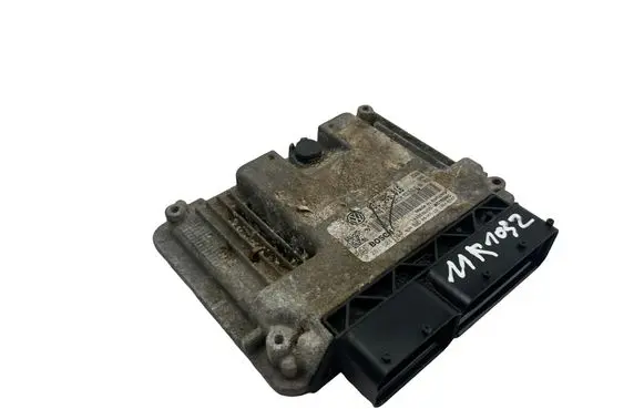 Volkswagen Golf VI Engine control unit/module 03C906016 0261S04390
